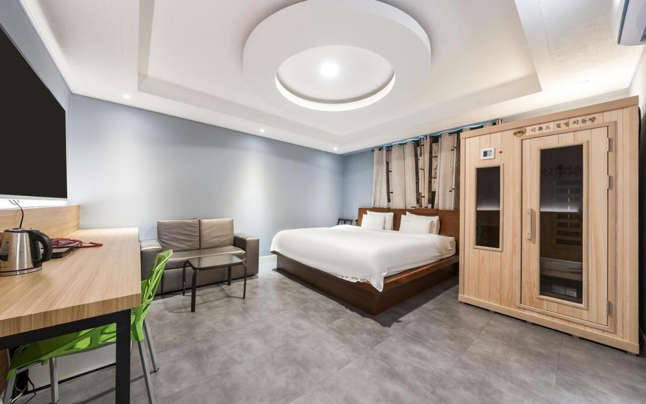 موكبو Hotel New Evergreen المظهر الخارجي الصورة