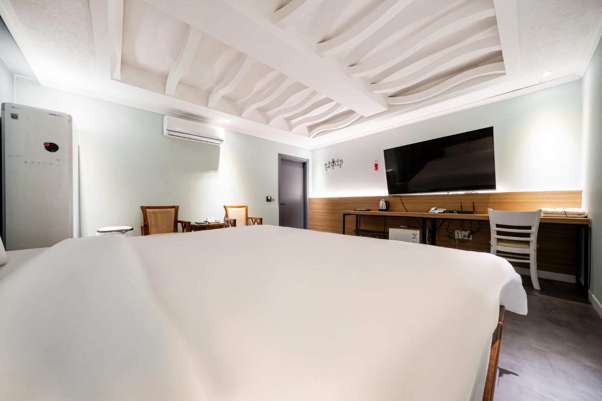 موكبو Hotel New Evergreen المظهر الخارجي الصورة