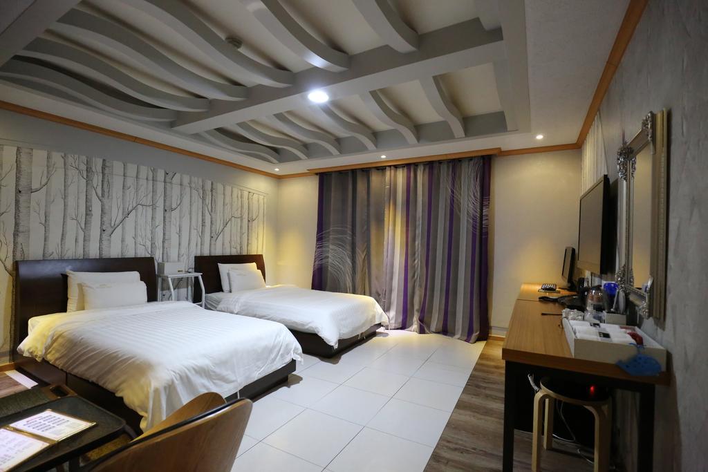 موكبو Hotel New Evergreen المظهر الخارجي الصورة