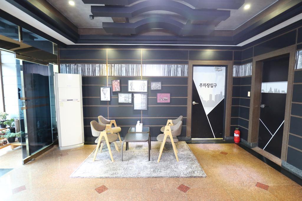 موكبو Hotel New Evergreen المظهر الخارجي الصورة
