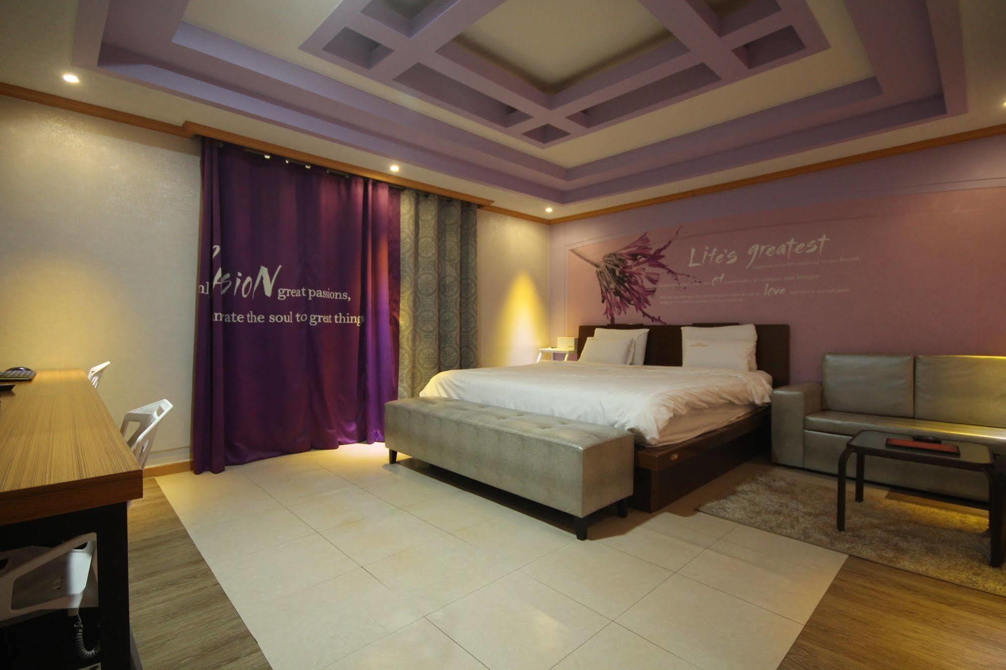 موكبو Hotel New Evergreen المظهر الخارجي الصورة