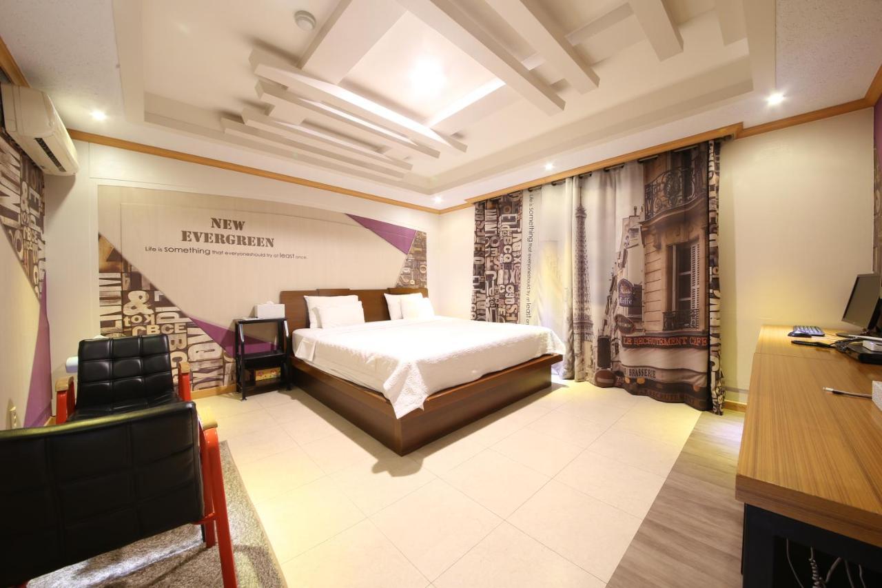 موكبو Hotel New Evergreen المظهر الخارجي الصورة