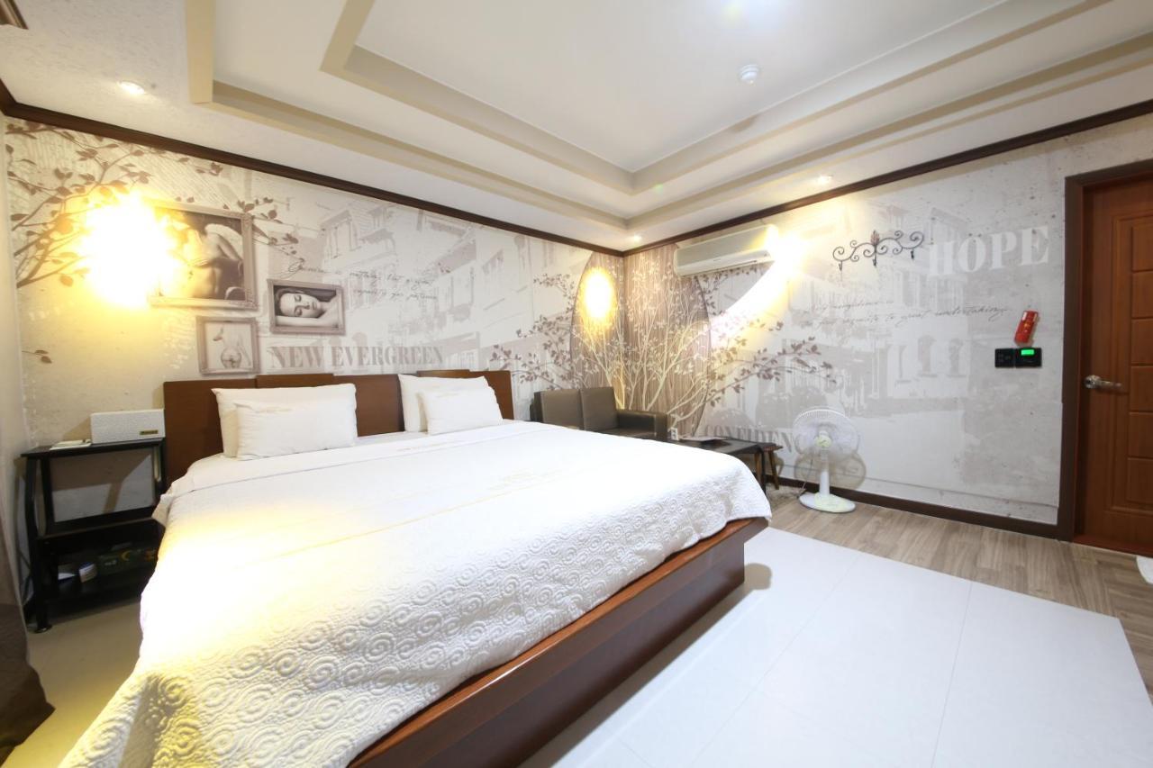 موكبو Hotel New Evergreen المظهر الخارجي الصورة