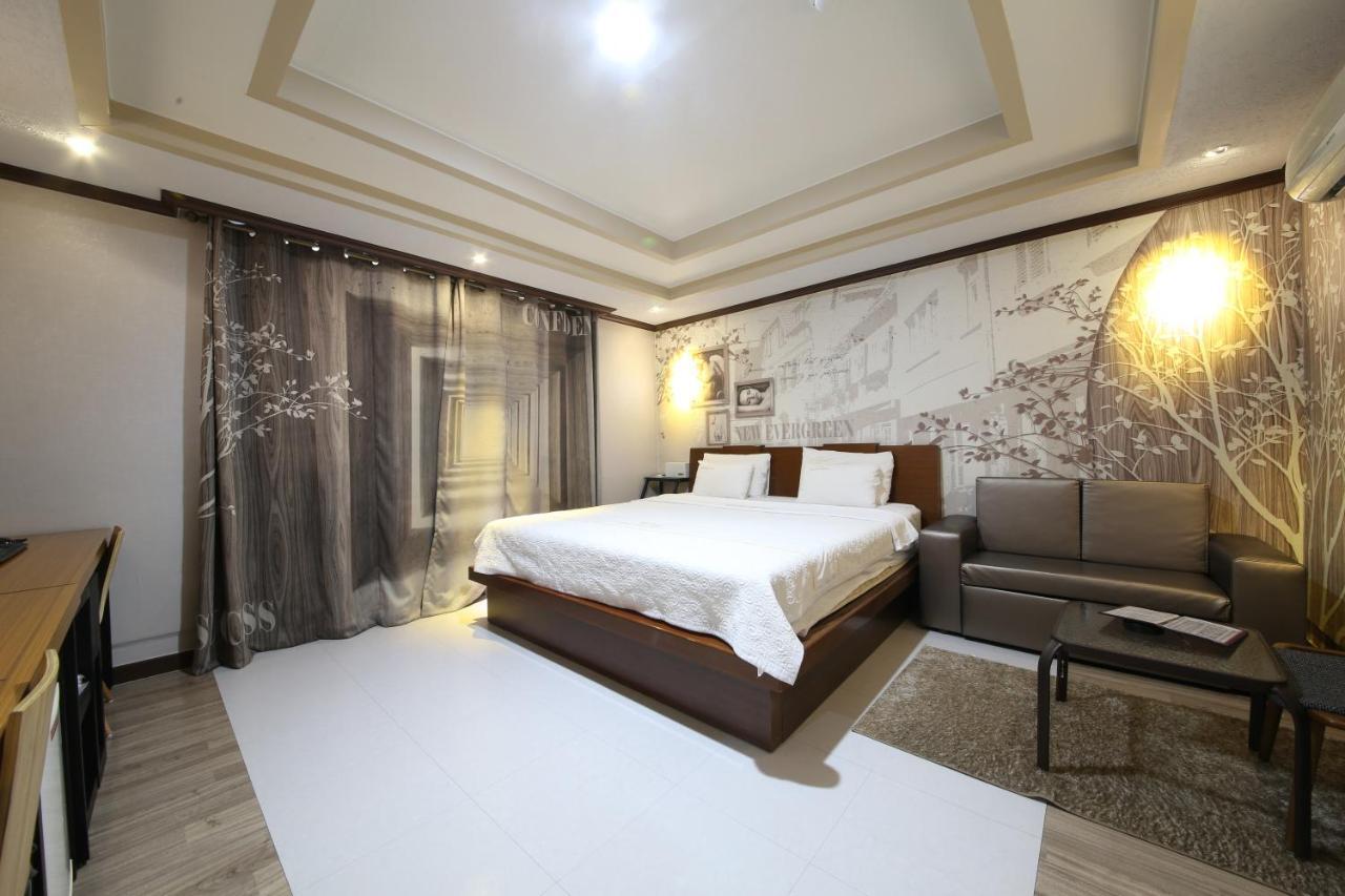موكبو Hotel New Evergreen المظهر الخارجي الصورة